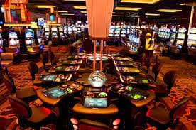 Người dùng Việt Nam đặt cược live casino trên letou từ điện thoại